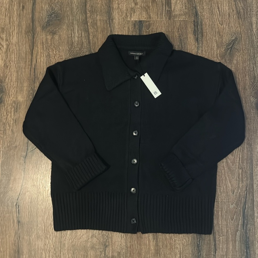 Woman’s medium Banana Republic knit over shirt